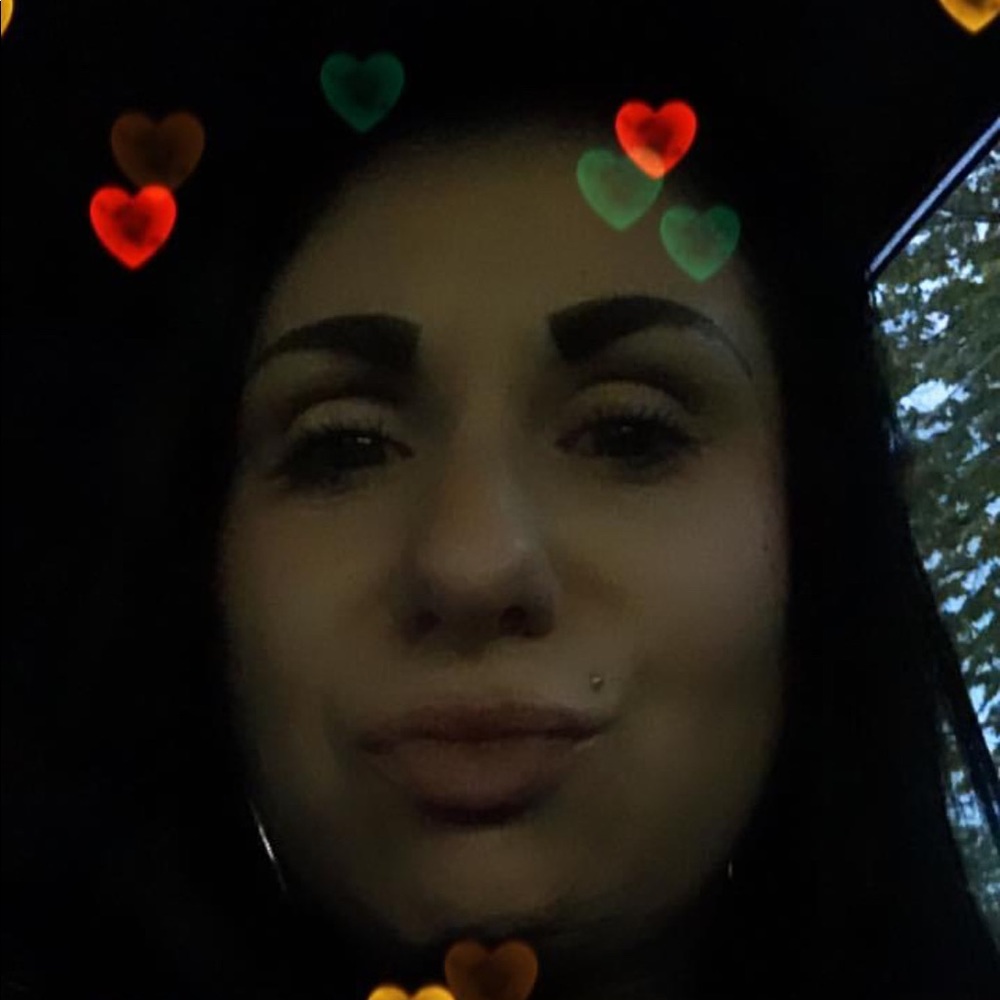 Meet your Posher, Dana